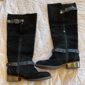 Very volatile black, suede, long leather boot